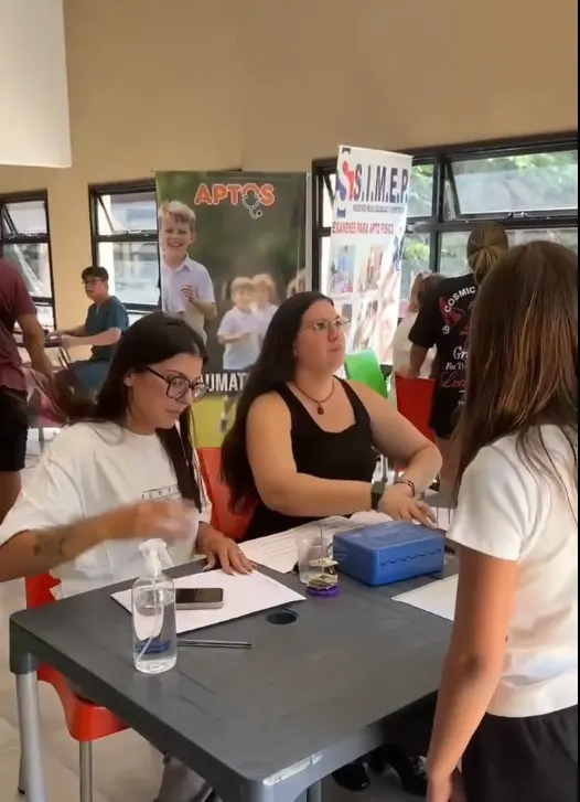Mesa de recepción y acreditación de alumnos